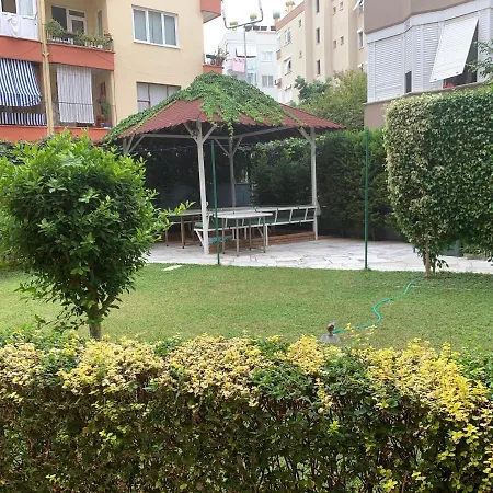 Sixstar Apartment